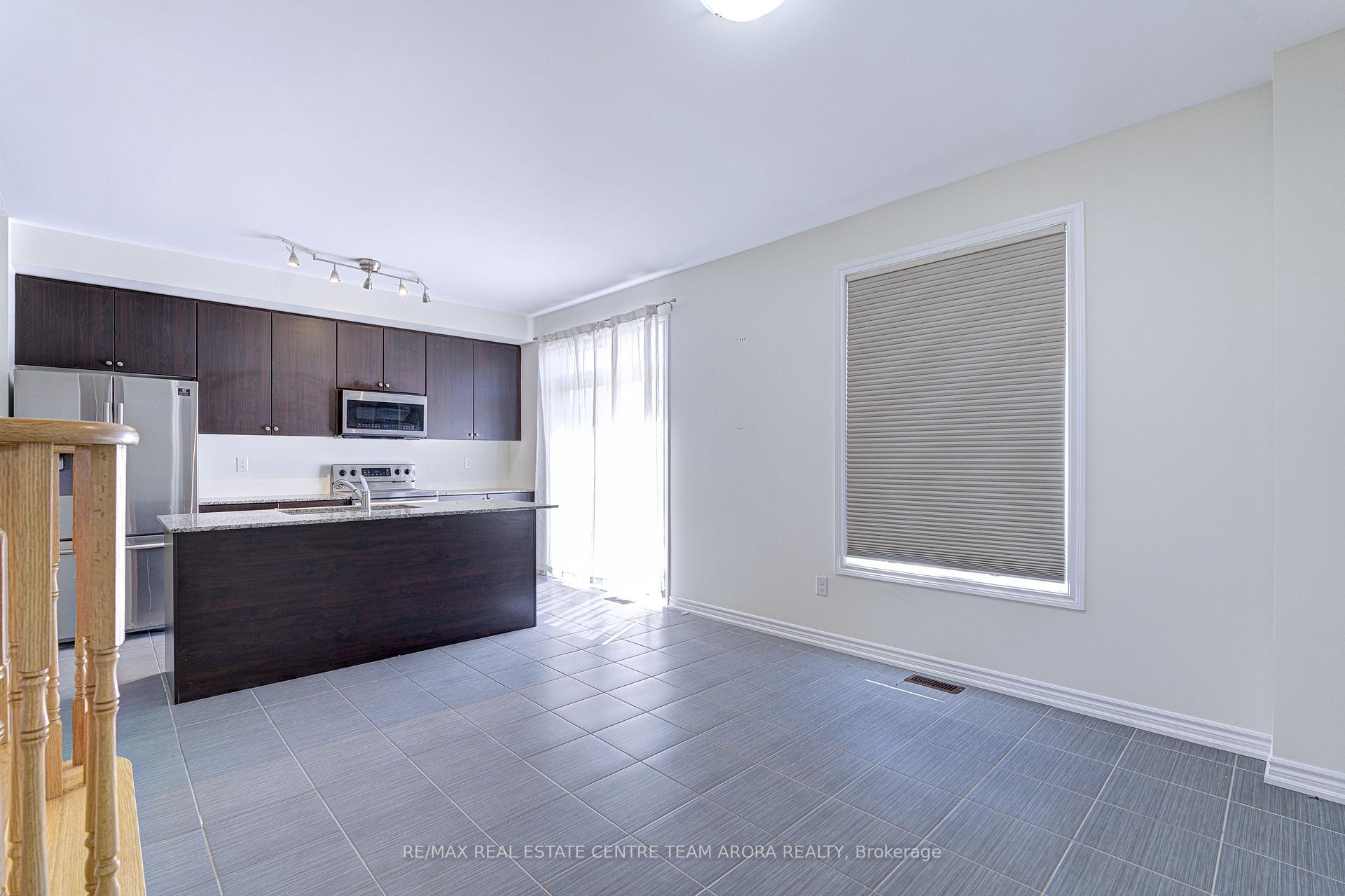 Photo 14 of 19 Gilford Street, Brampton, Credit Valley — HOMEH