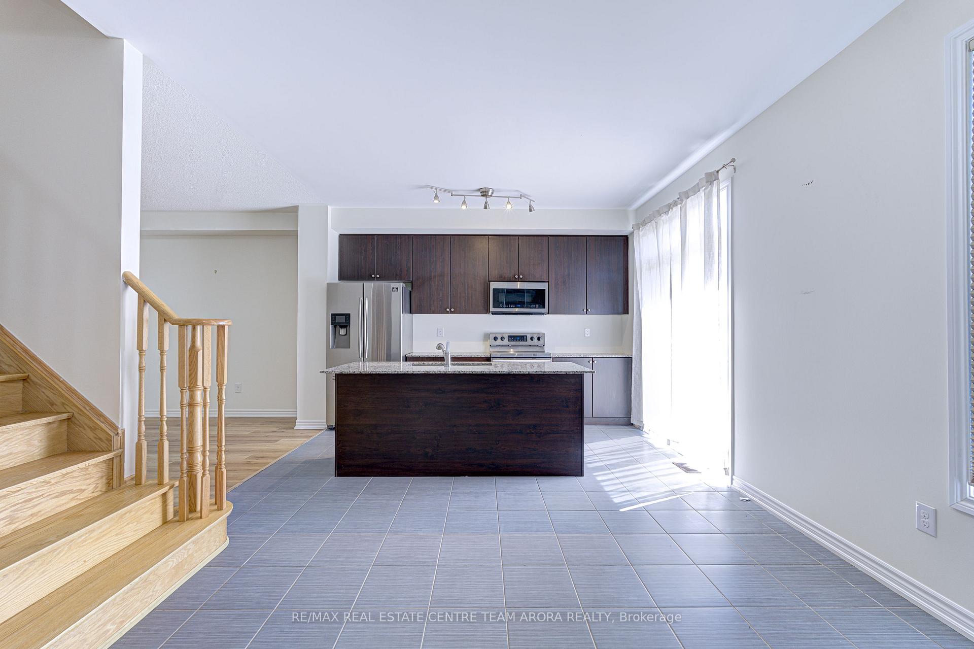 Photo 16 of 19 Gilford Street, Brampton, Credit Valley — HOMEH