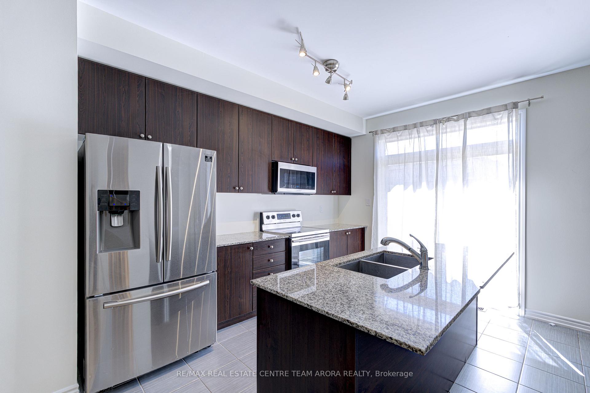 Photo 12 of 19 Gilford Street, Brampton, Credit Valley — HOMEH