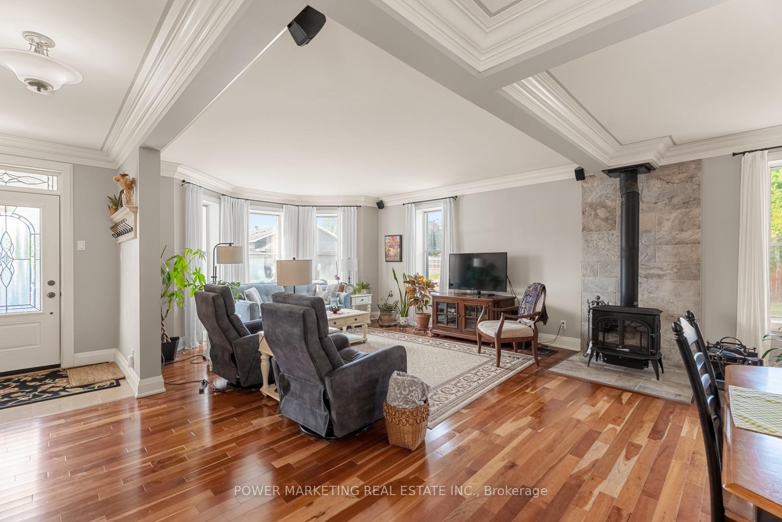 Photo 7 of 49 McLachlin Street, Arnprior — HOMEH