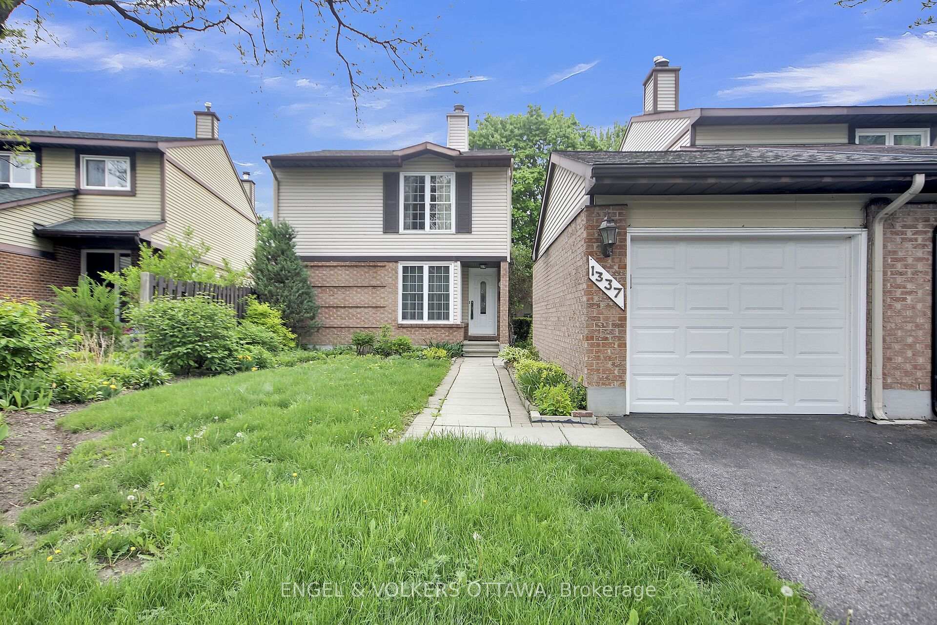 Front of 1337 Ambridge Way