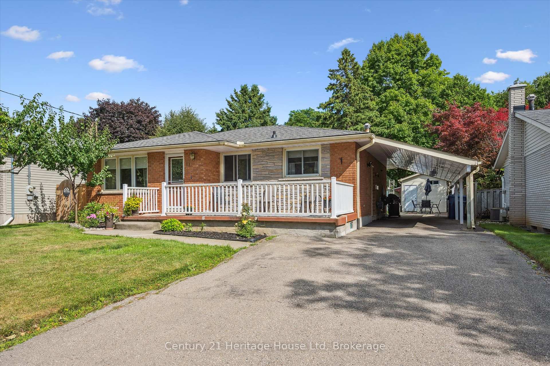 Photo 4 of 17 Dalebrook Place, Guelph, Victoria North — HOMEH