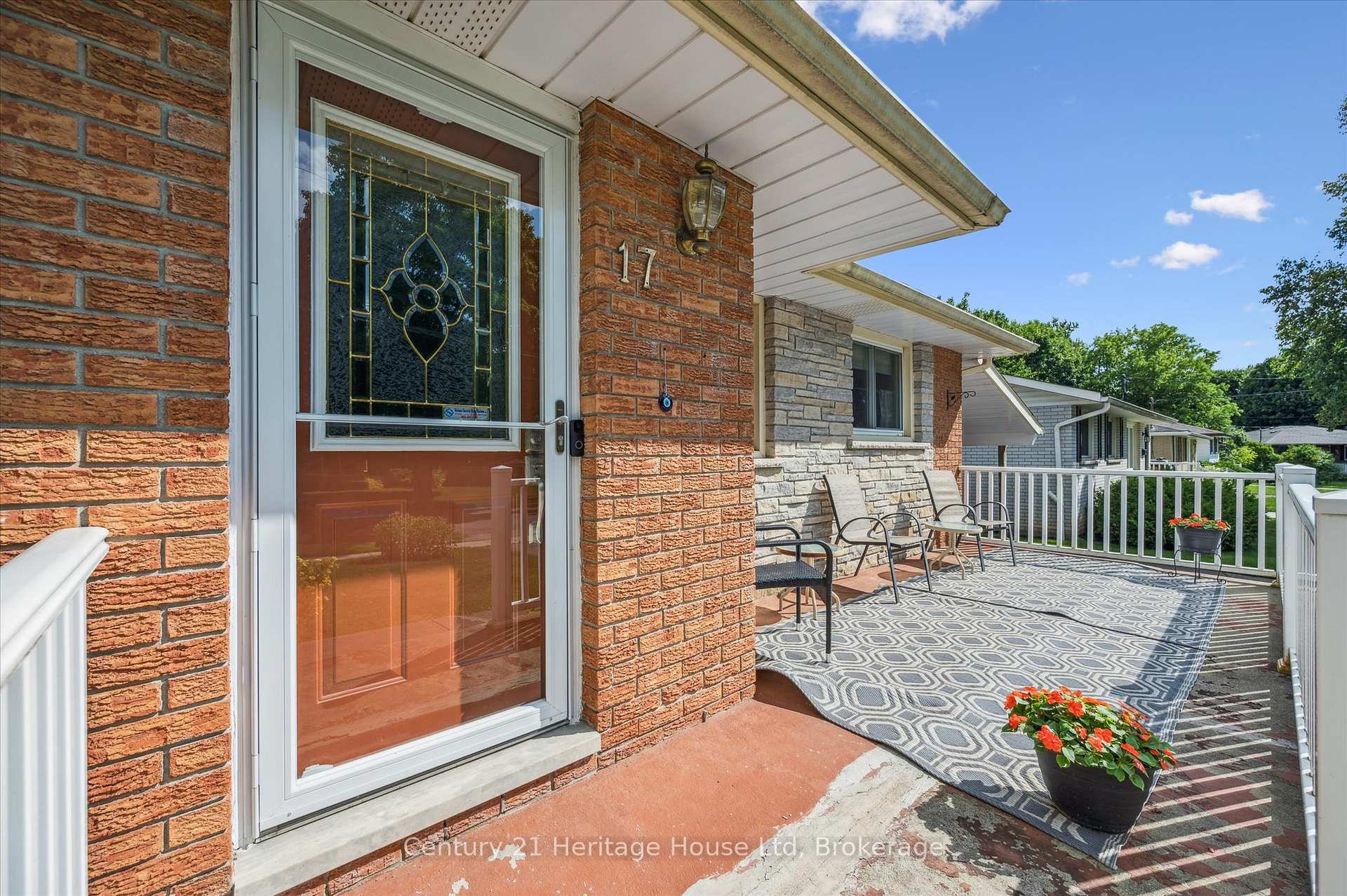 Photo 6 of 17 Dalebrook Place, Guelph, Victoria North — HOMEH