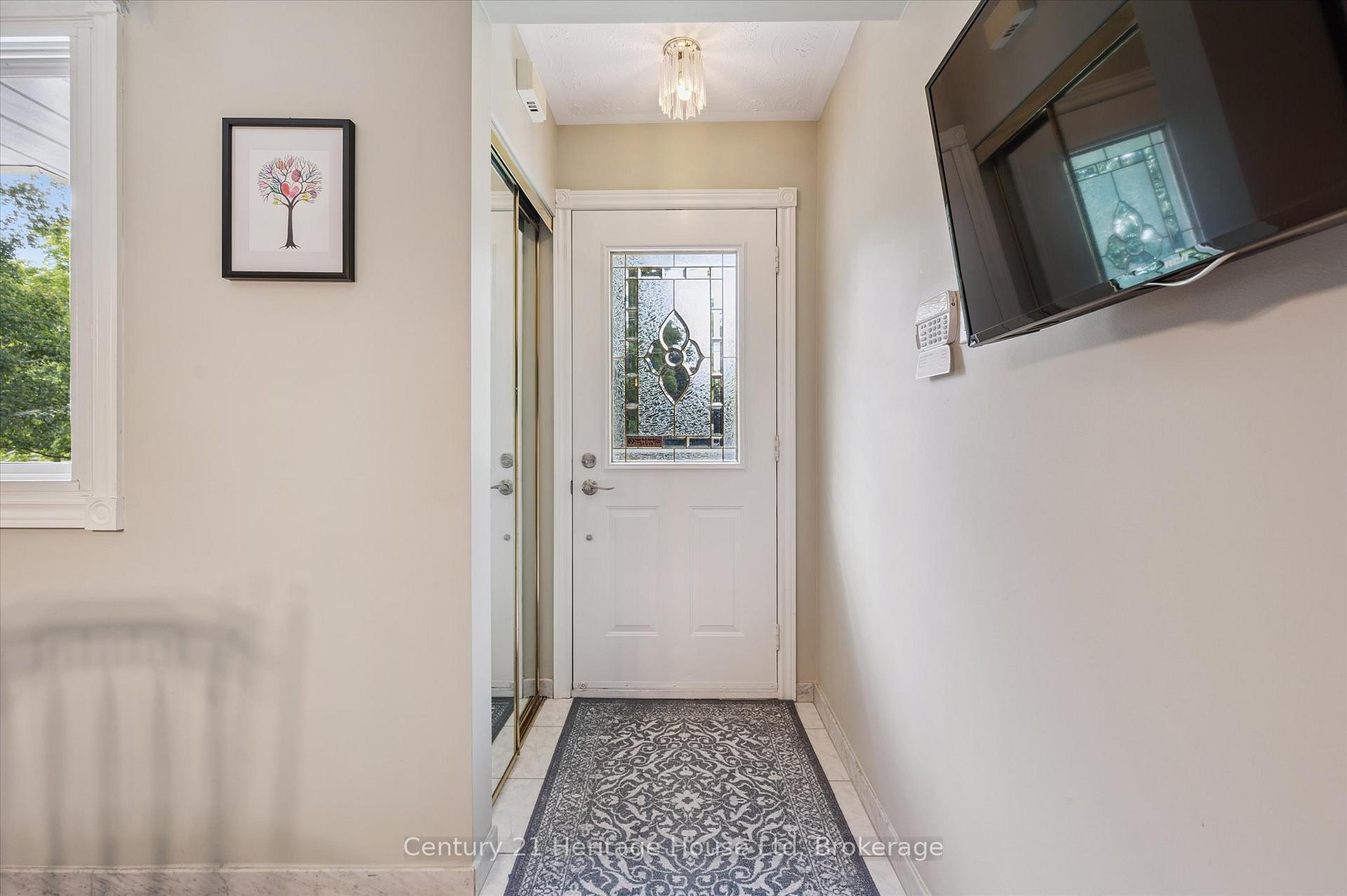 Photo 7 of 17 Dalebrook Place, Guelph, Victoria North — HOMEH
