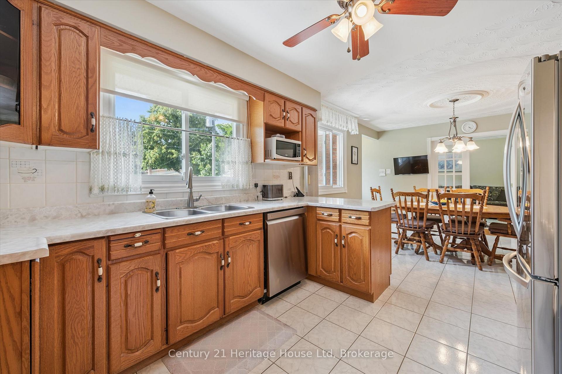 Photo 14 of 17 Dalebrook Place, Guelph, Victoria North — HOMEH