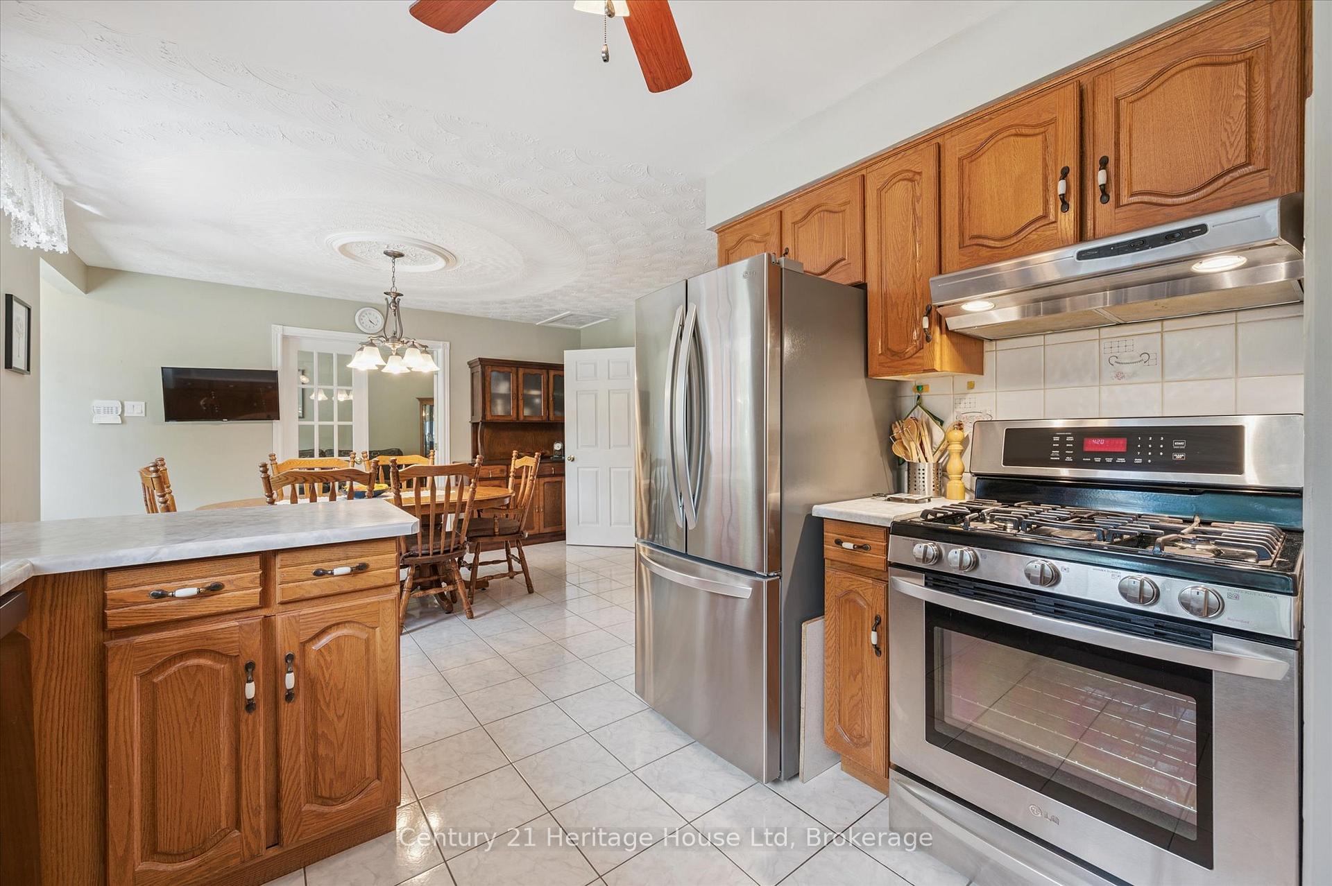 Photo 15 of 17 Dalebrook Place, Guelph, Victoria North — HOMEH