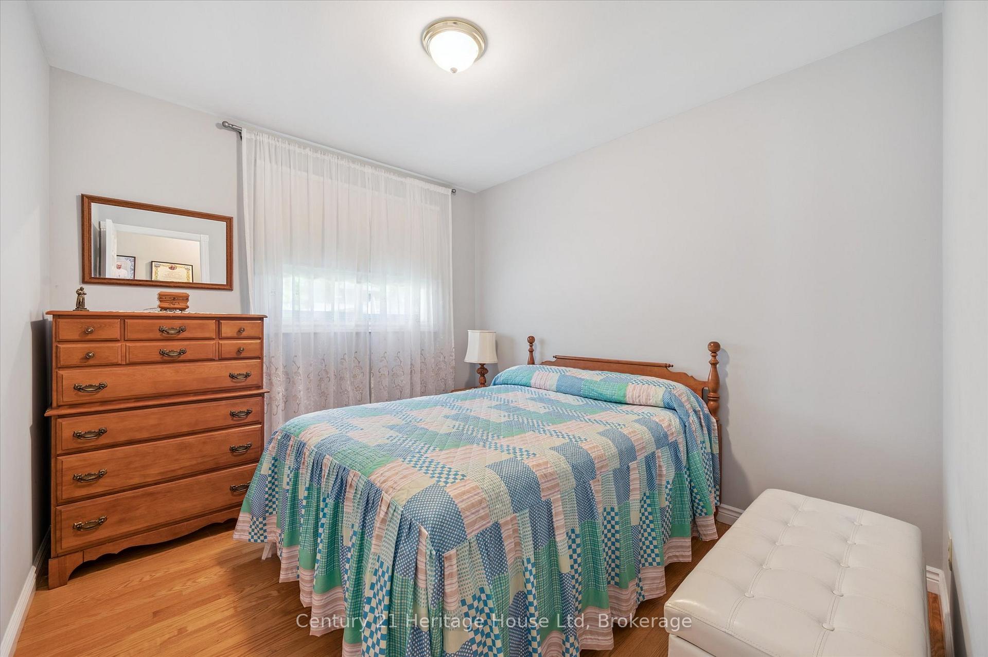 Photo 18 of 17 Dalebrook Place, Guelph, Victoria North — HOMEH