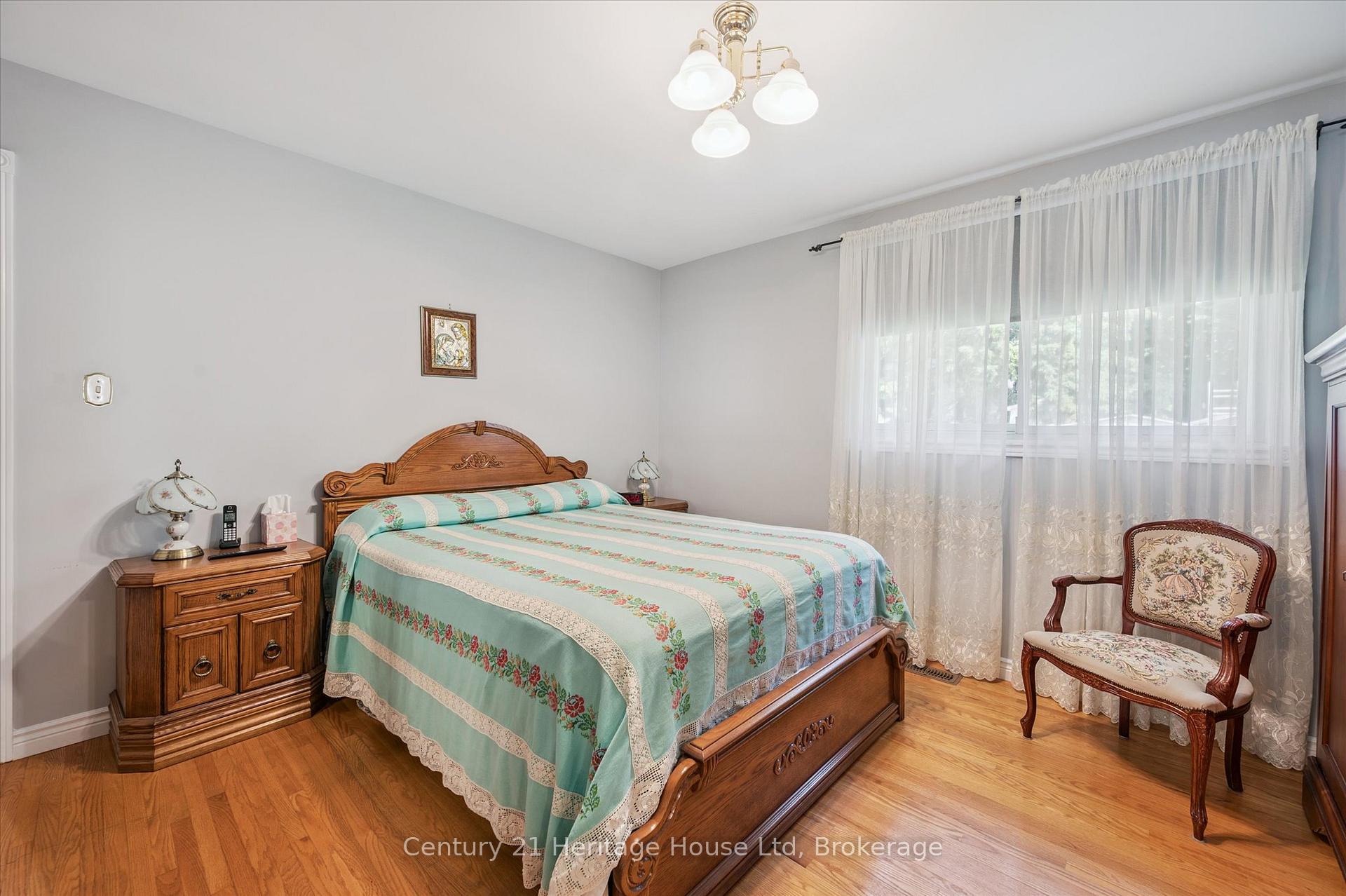 Photo 21 of 17 Dalebrook Place, Guelph, Victoria North — HOMEH