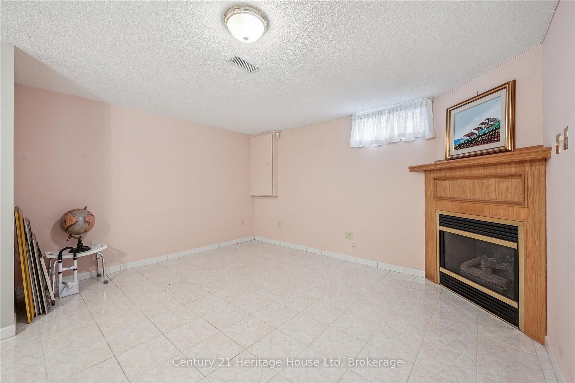 Photo 25 of 17 Dalebrook Place, Guelph, Victoria North — HOMEH