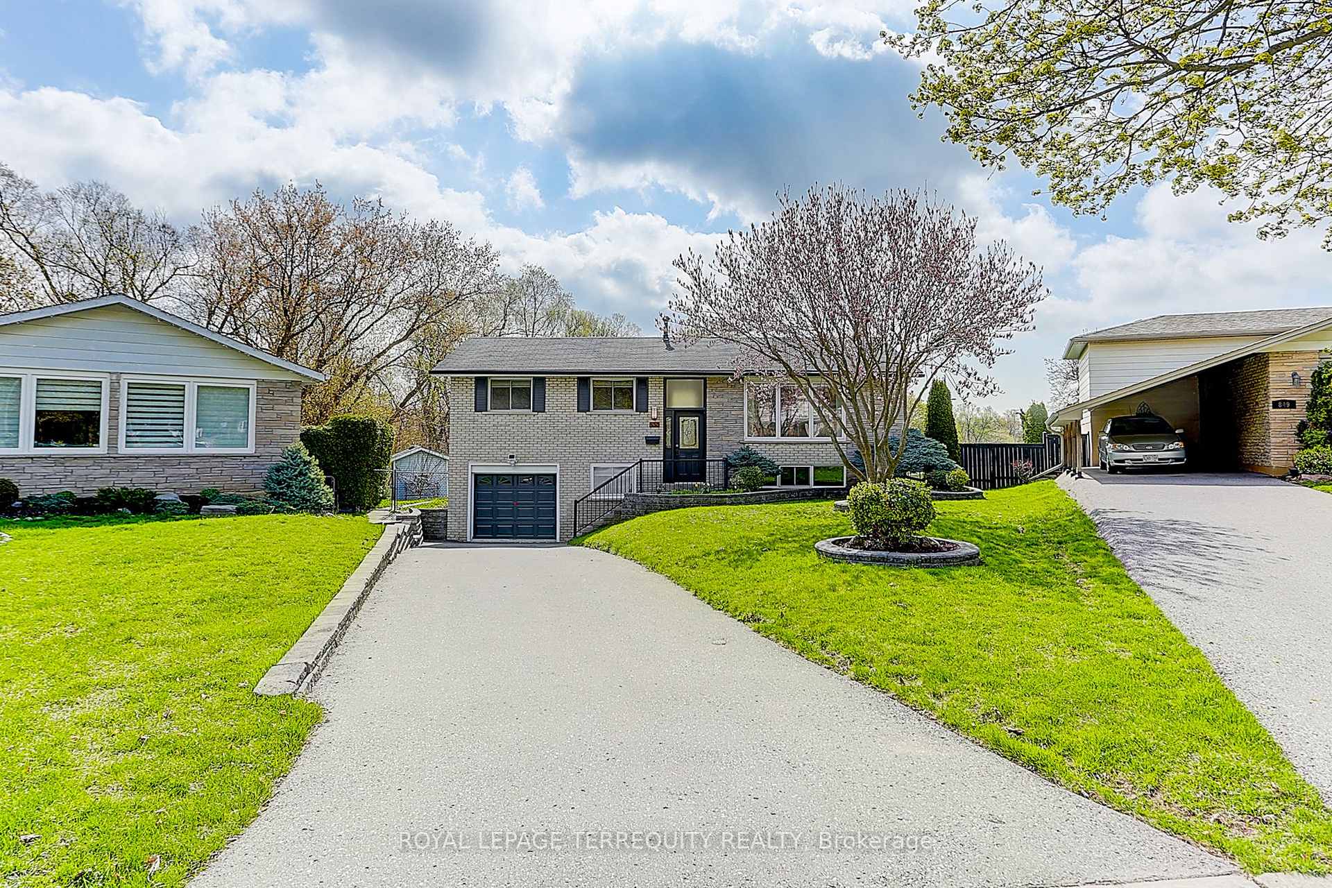 Front of 853 Capri Court