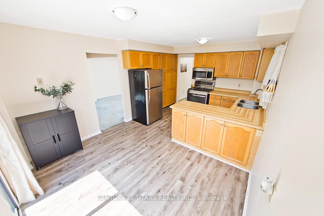 Photo 25 of 75 Cornwall Drive, Ajax, Central — HOMEH