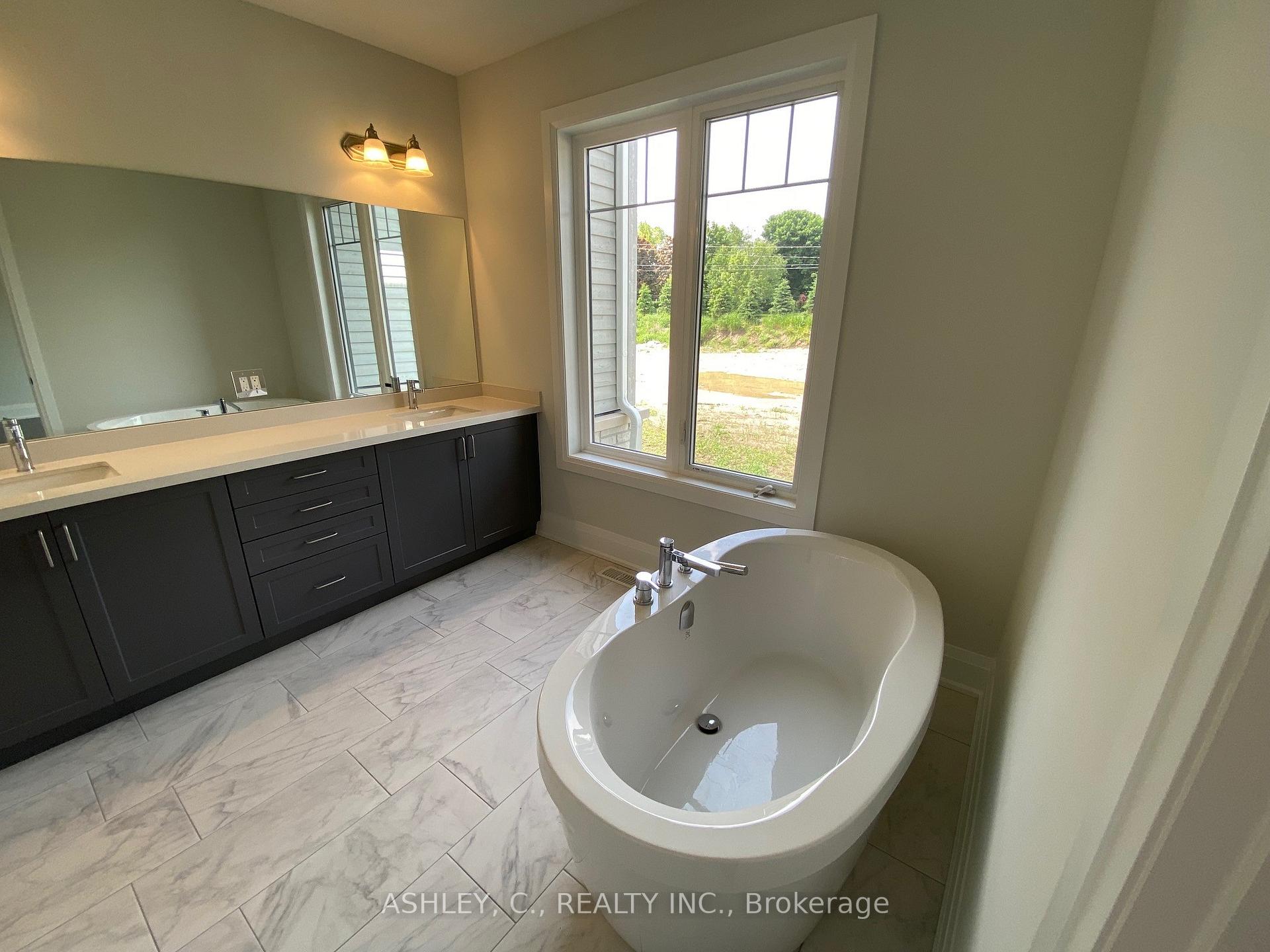 Photo 11 of 48 William Crisp Drive, Caledon, Alton — HOMEH