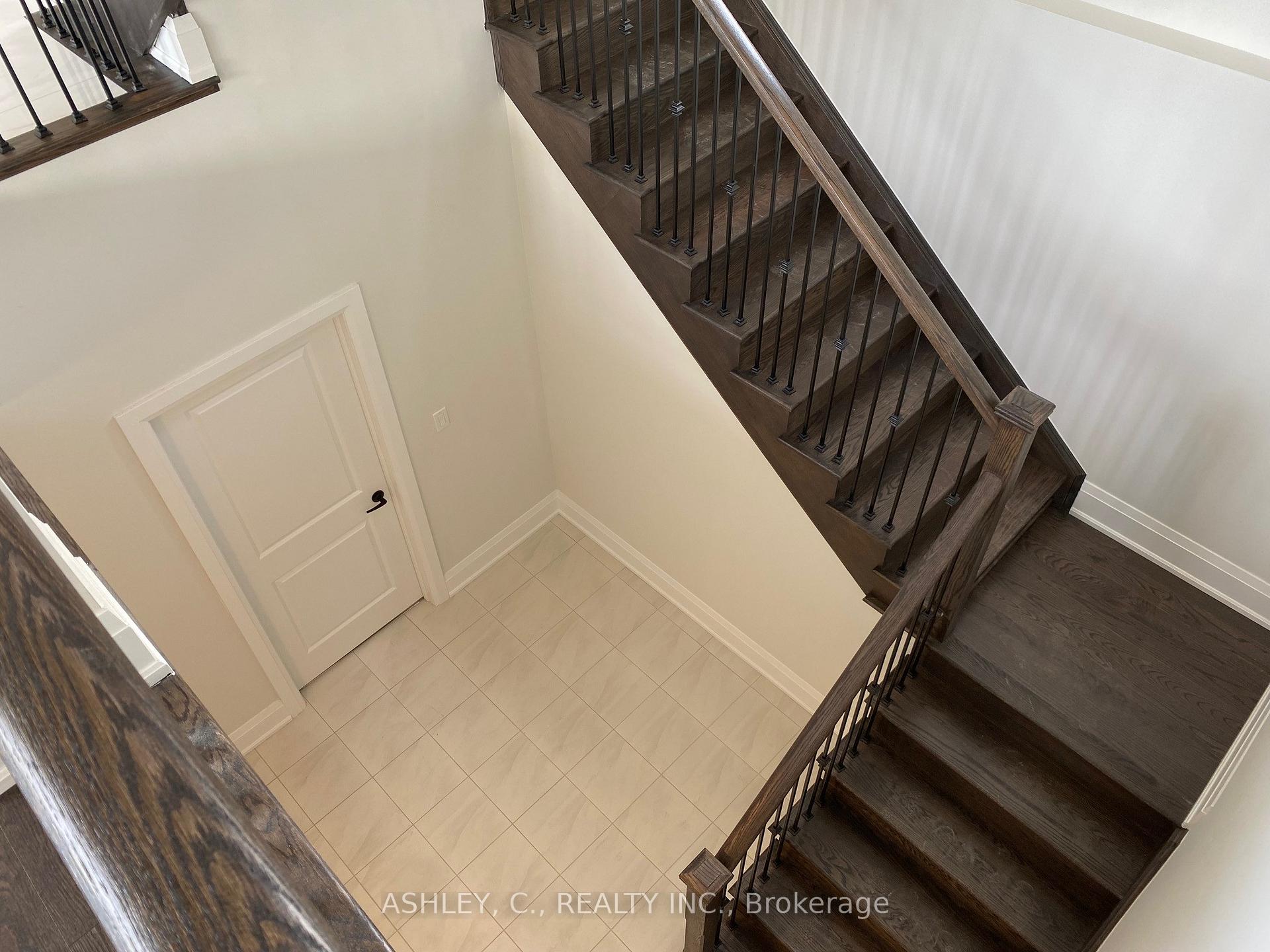 Photo 15 of 48 William Crisp Drive, Caledon, Alton — HOMEH