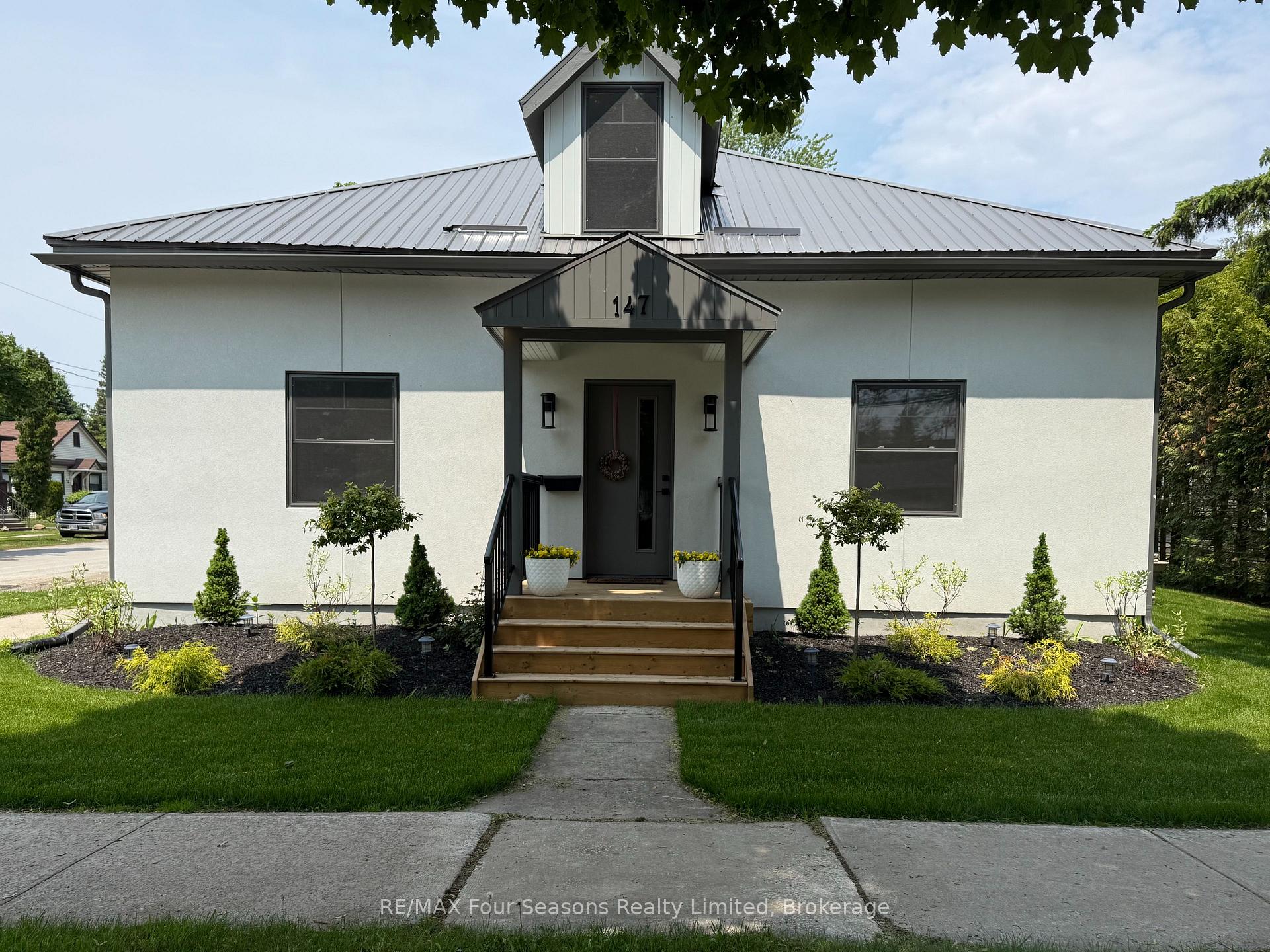 Front of 147 Second Street