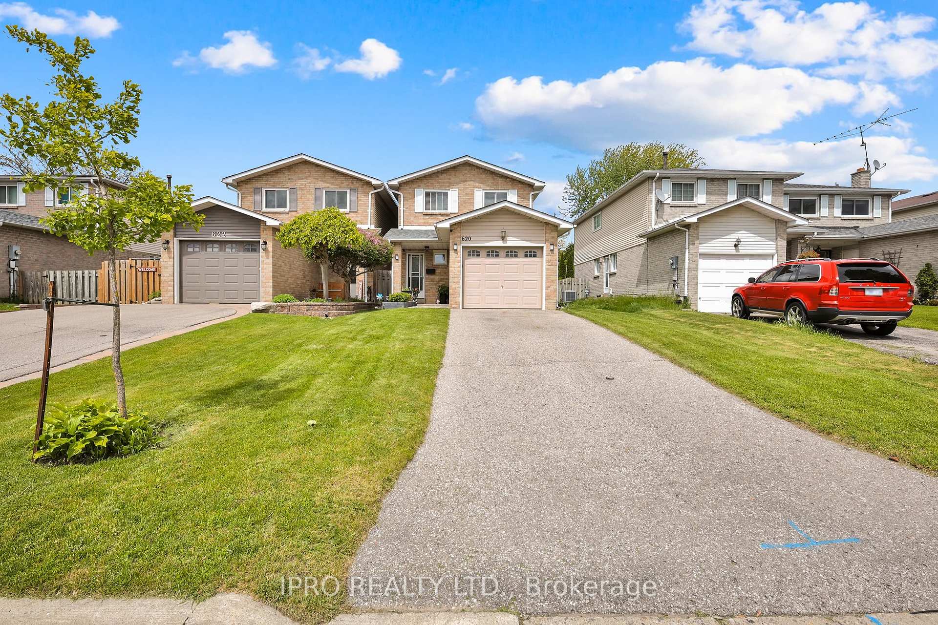 Photo 3 of 620 Down Crescent, Oshawa, Donevan — HOMEH