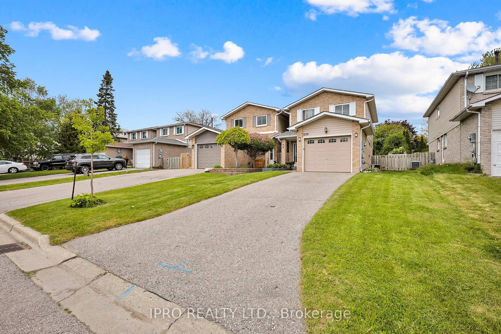 Photo 5 of 620 Down Crescent, Oshawa, Donevan — HOMEH