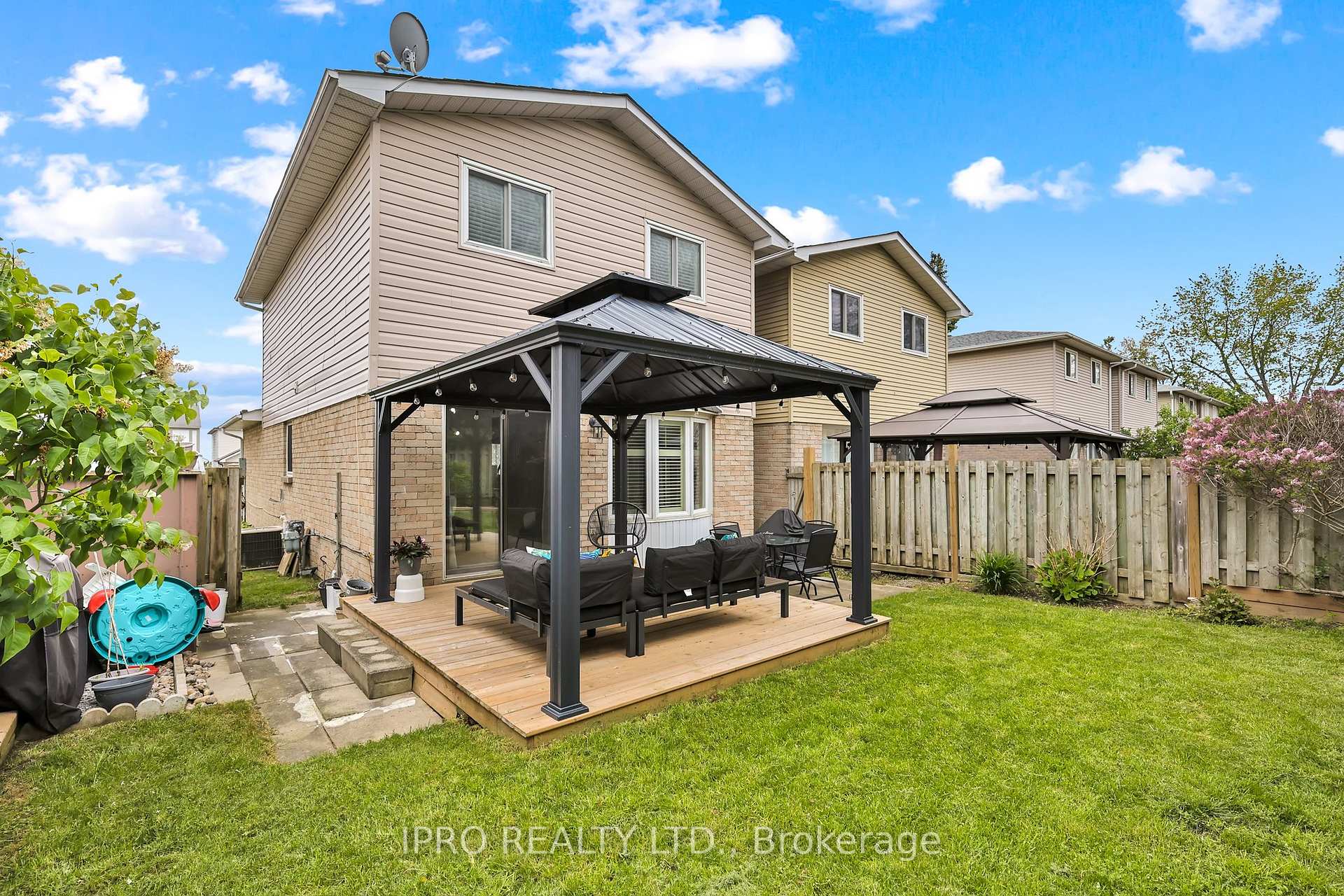 Photo 36 of 620 Down Crescent, Oshawa, Donevan — HOMEH