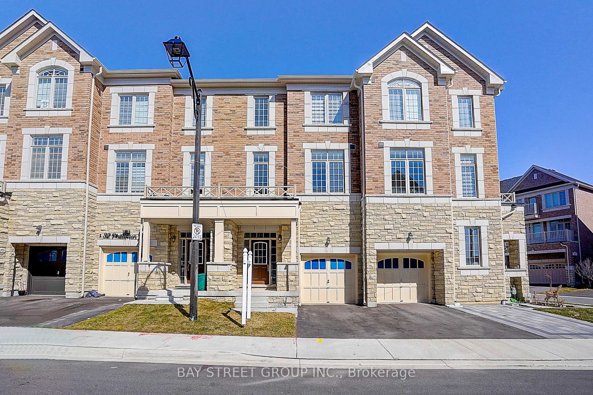 Front of 34 Phillipsen Way