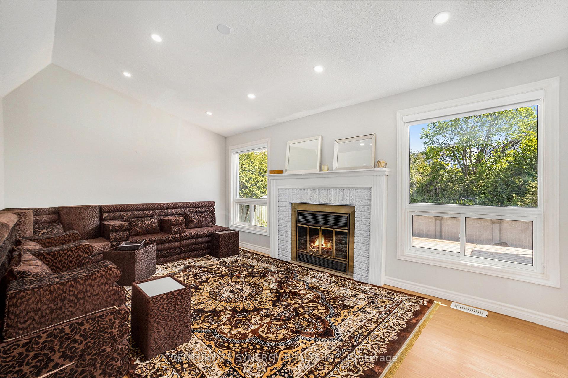 Photo 9 of 40 Keys Way, Ottawa, Hunt Club Park — HOMEH