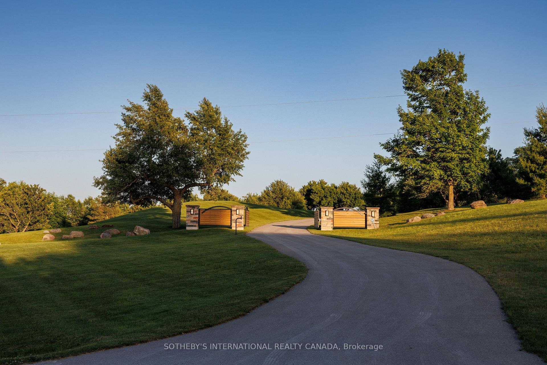 Photo 2 of 5765 Escarpment Side Road, Caledon, Rural Caledon — HOMEH