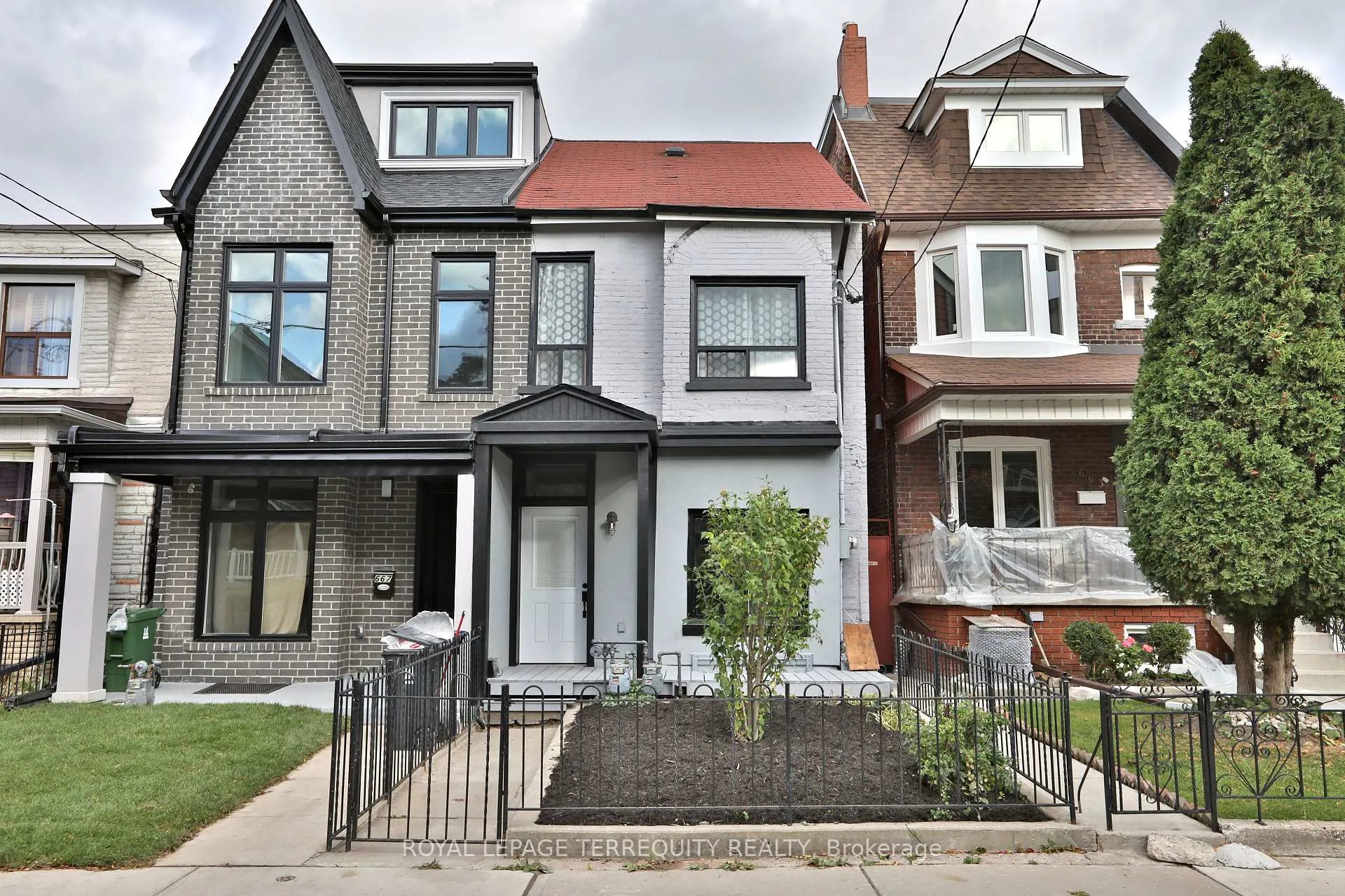 Front of Unit Upper, 665 Crawford Street