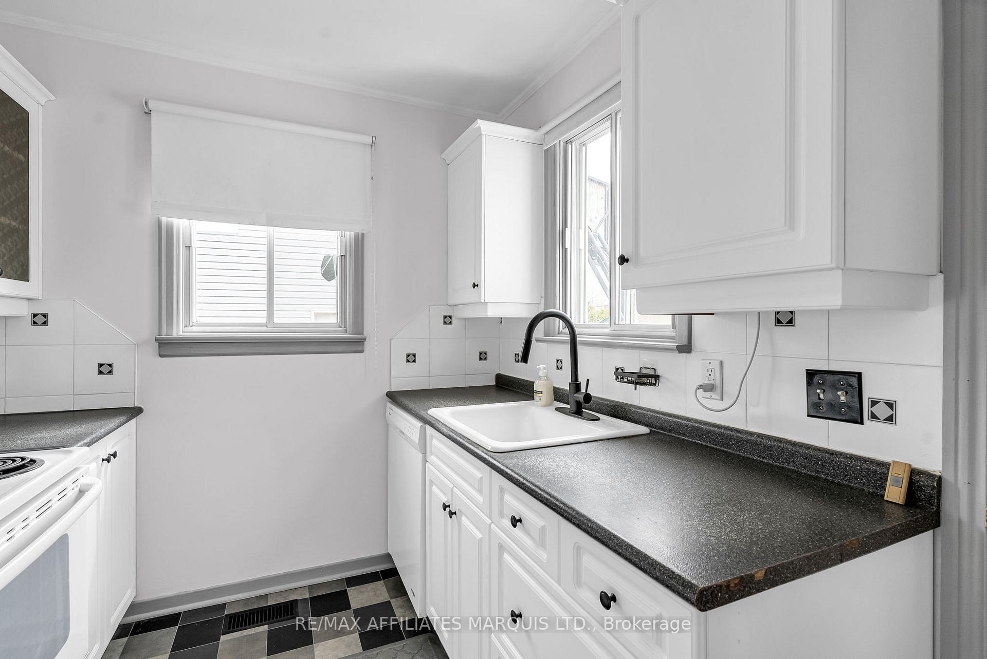 Photo 16 of 29 Dunbar Avenue, Cornwall — HOMEH