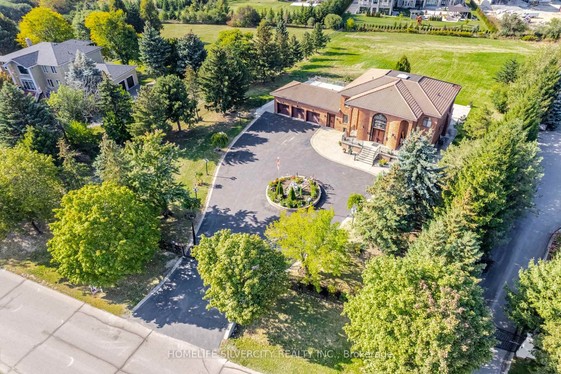 Photo 1 of 34 Estateview Circle, Brampton, Toronto Gore Rural Estate — HOMEH