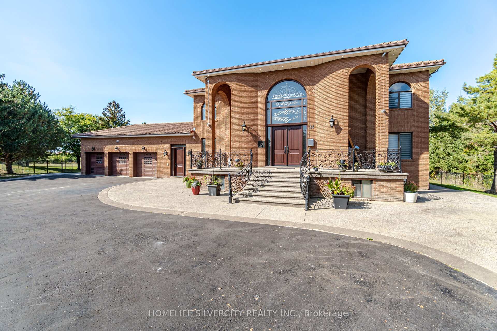 Photo 7 of 34 Estateview Circle, Brampton, Toronto Gore Rural Estate — HOMEH