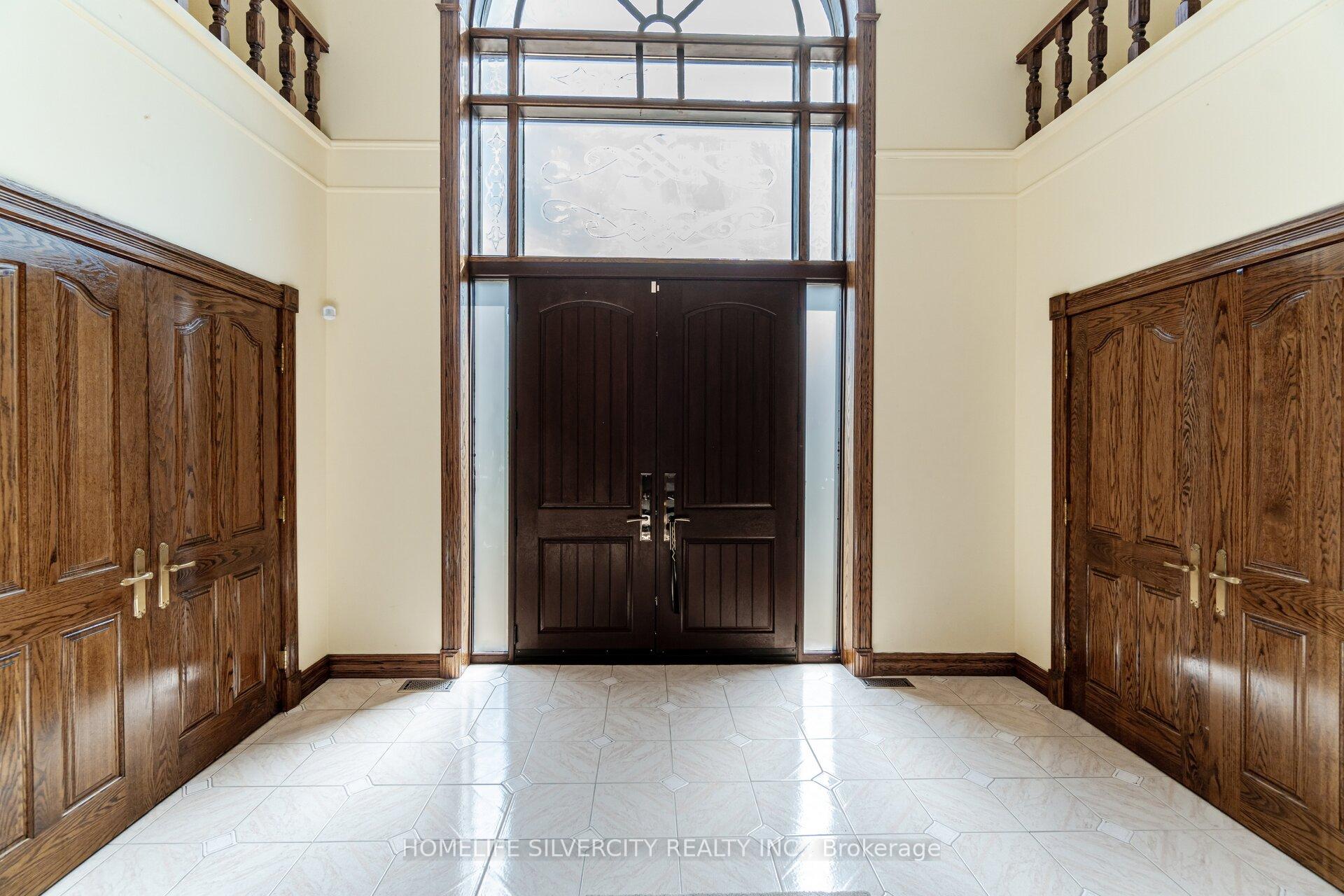Photo 2 of 34 Estateview Circle, Brampton, Toronto Gore Rural Estate — HOMEH