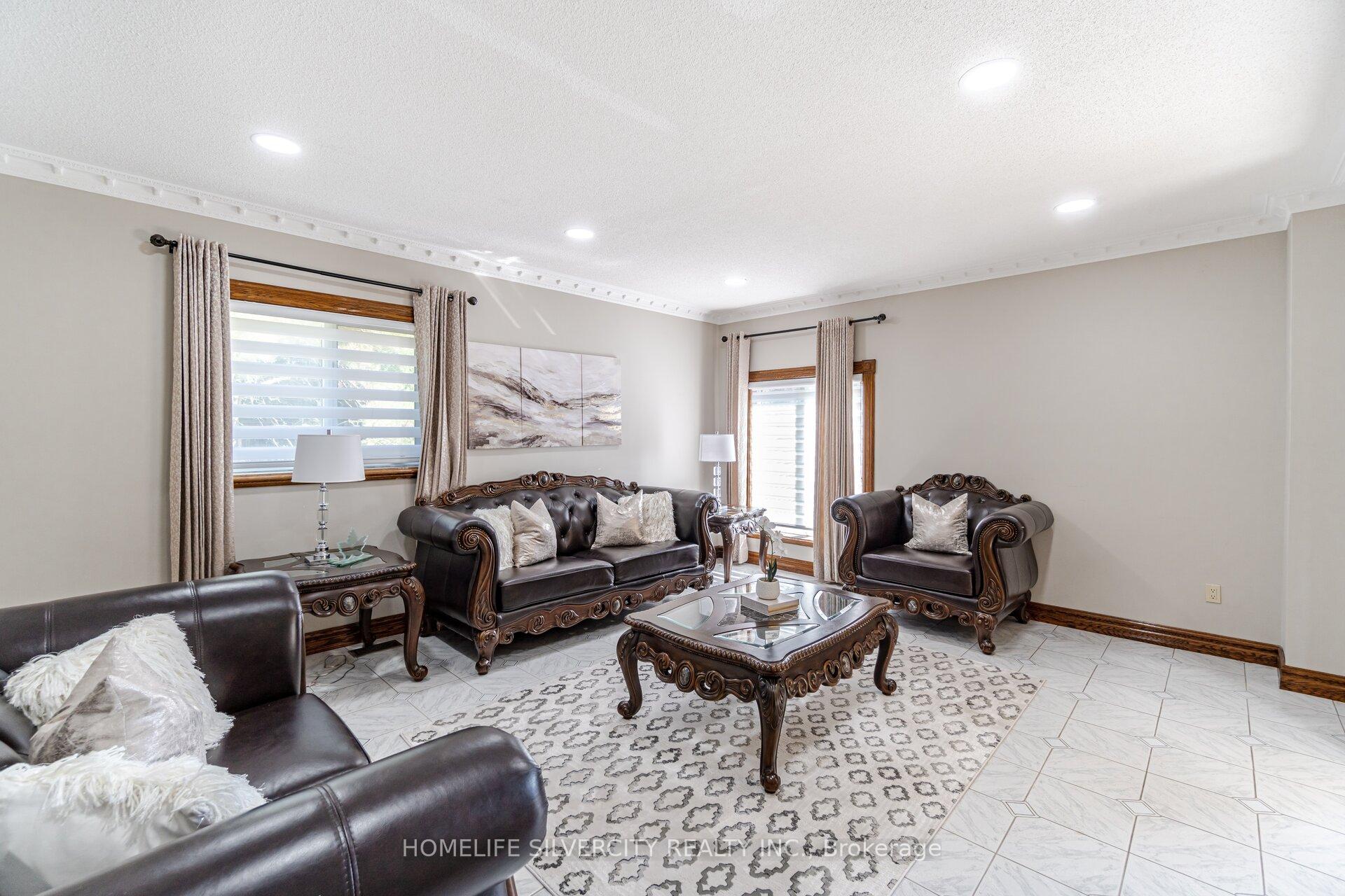 Photo 24 of 34 Estateview Circle, Brampton, Toronto Gore Rural Estate — HOMEH