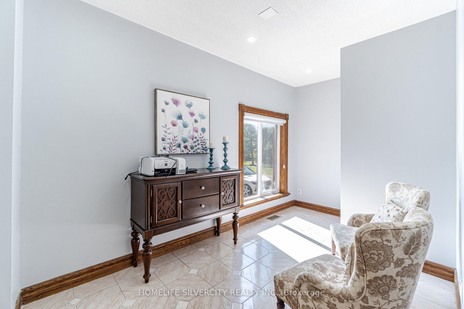 Photo 19 of 34 Estateview Circle, Brampton, Toronto Gore Rural Estate — HOMEH