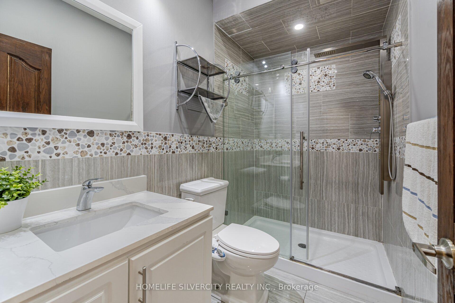 Photo 11 of 34 Estateview Circle, Brampton, Toronto Gore Rural Estate — HOMEH