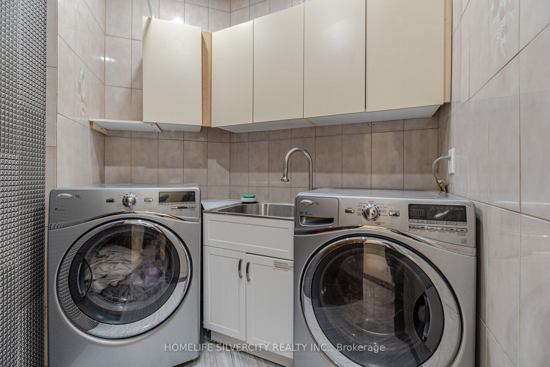 Photo 13 of 34 Estateview Circle, Brampton, Toronto Gore Rural Estate — HOMEH