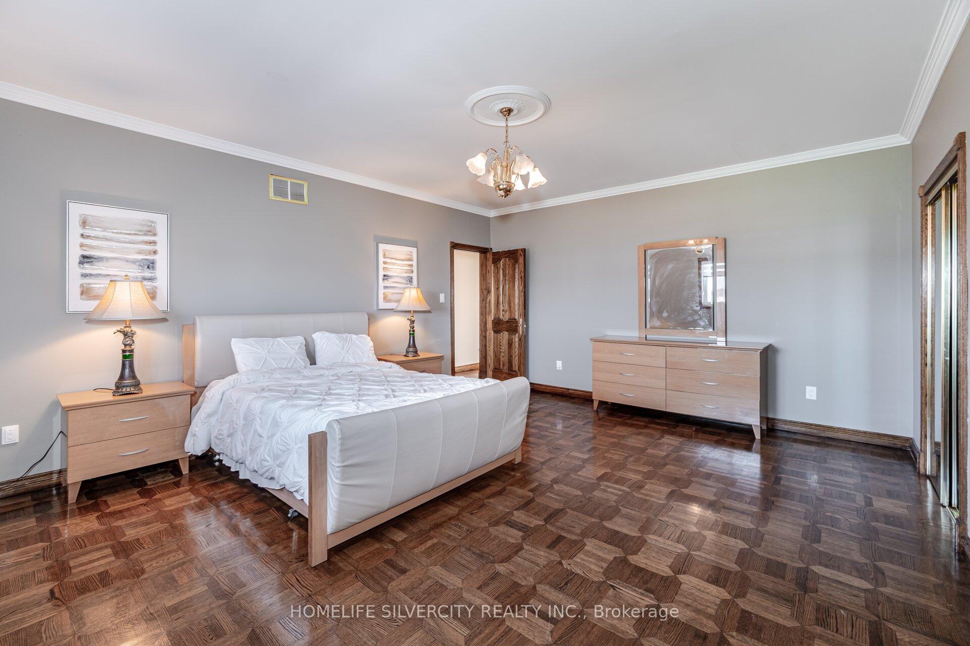 Photo 18 of 34 Estateview Circle, Brampton, Toronto Gore Rural Estate — HOMEH