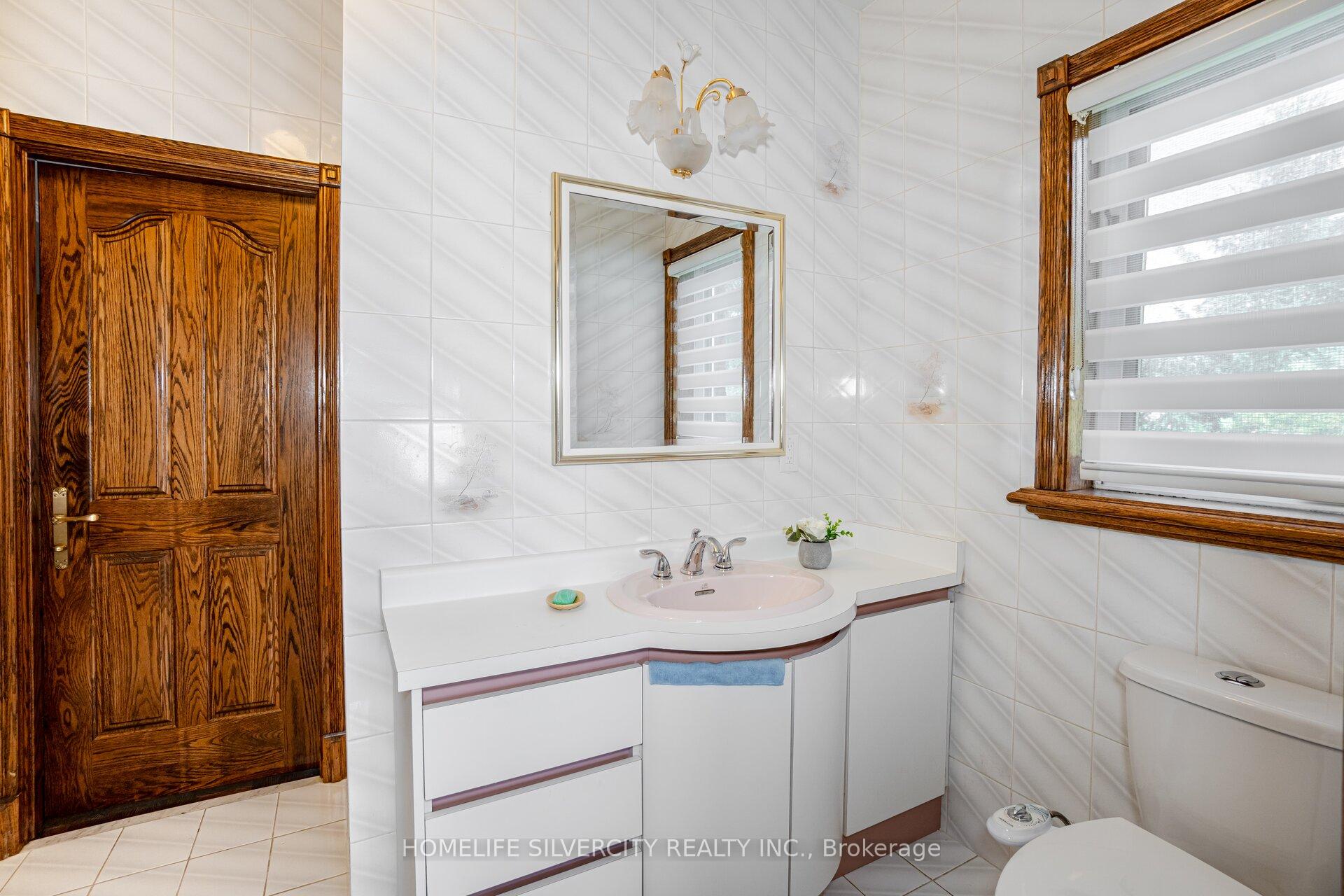 Photo 25 of 34 Estateview Circle, Brampton, Toronto Gore Rural Estate — HOMEH