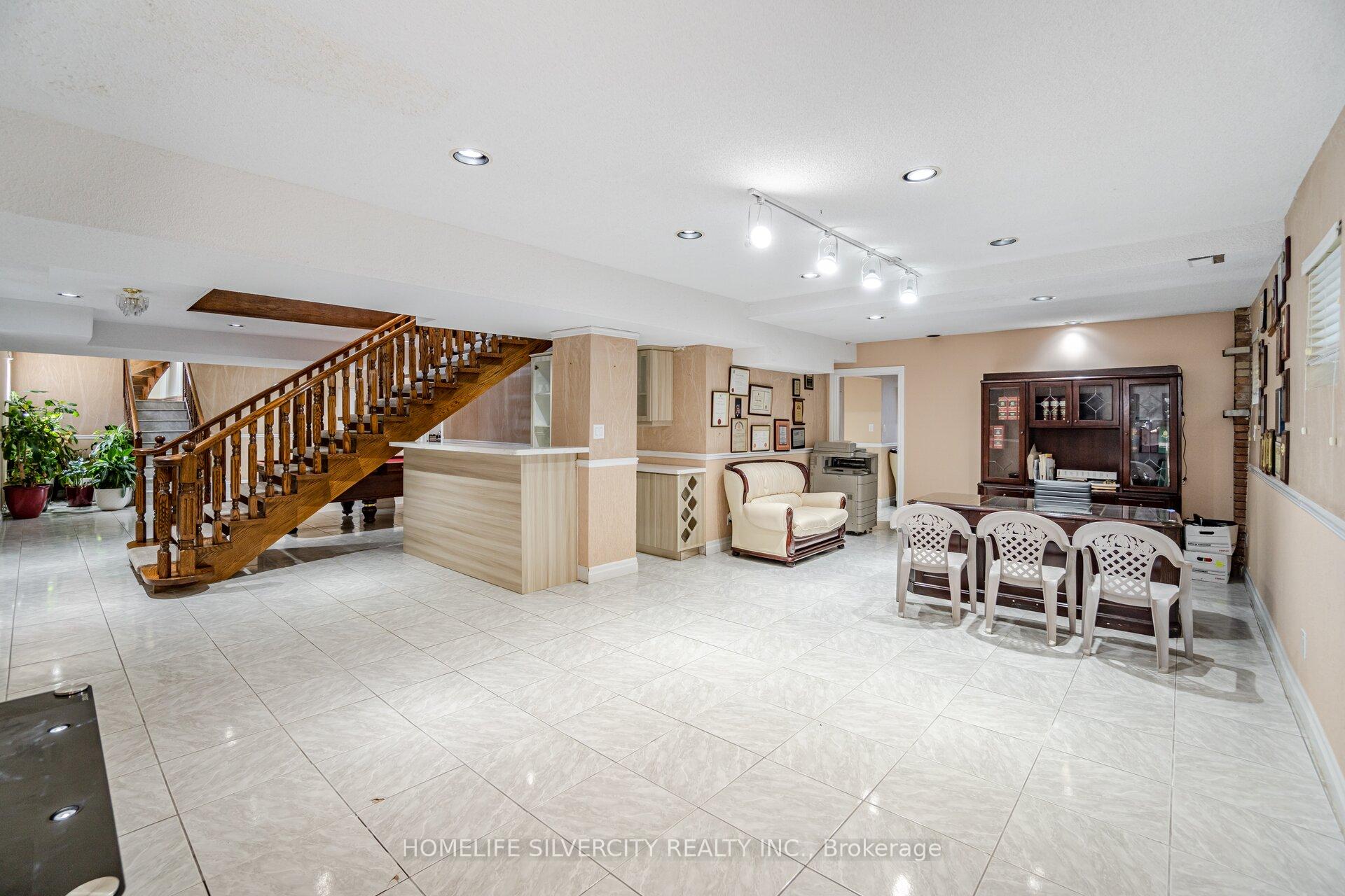 Photo 37 of 34 Estateview Circle, Brampton, Toronto Gore Rural Estate — HOMEH