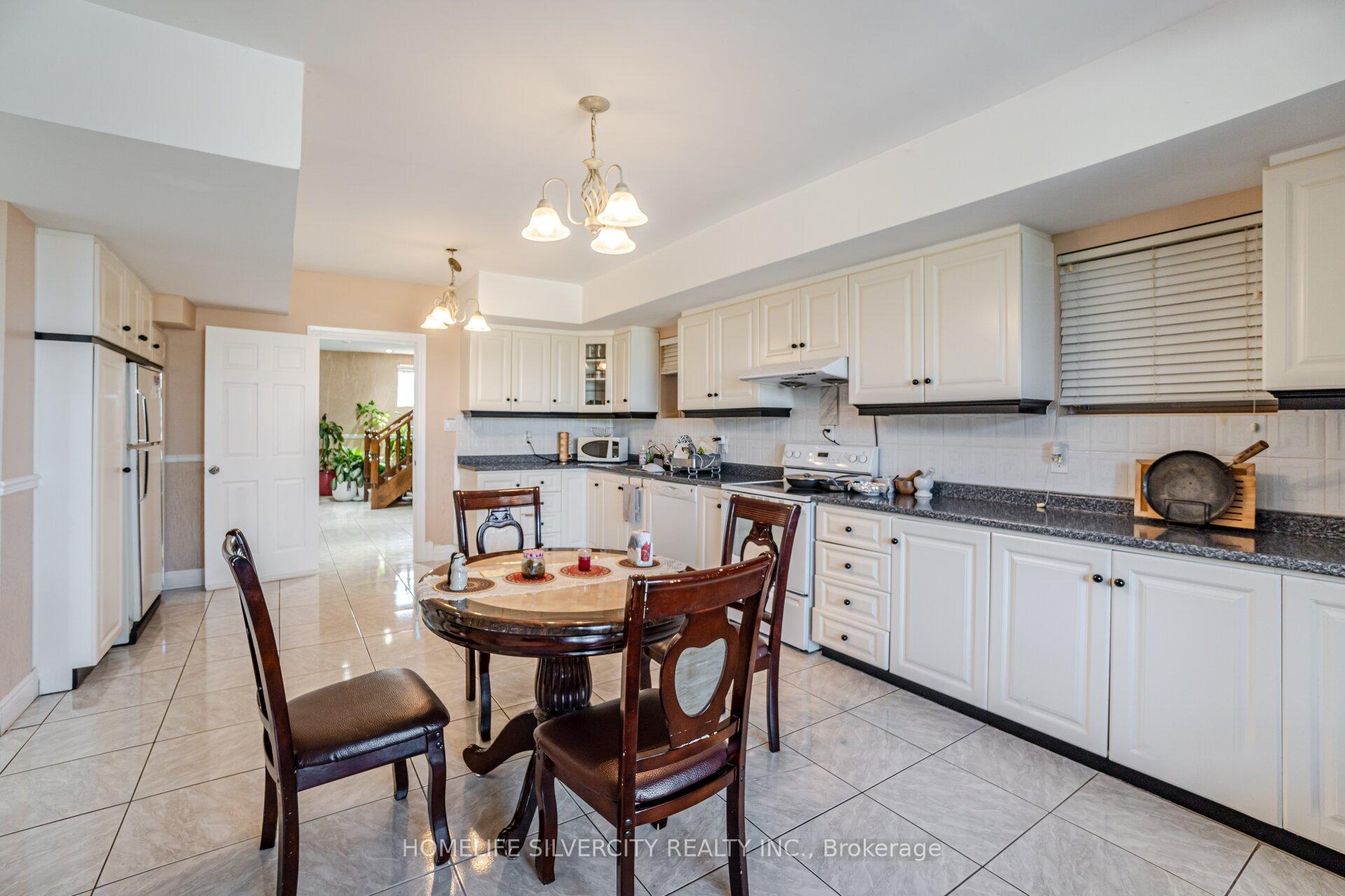 Photo 29 of 34 Estateview Circle, Brampton, Toronto Gore Rural Estate — HOMEH