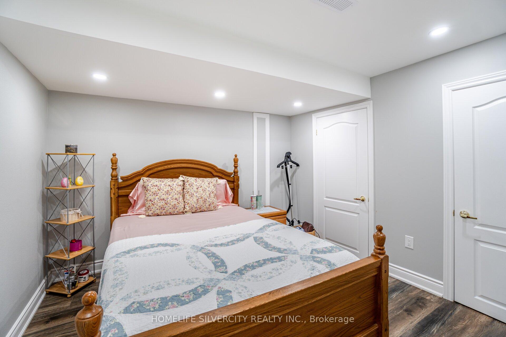 Photo 32 of 34 Estateview Circle, Brampton, Toronto Gore Rural Estate — HOMEH