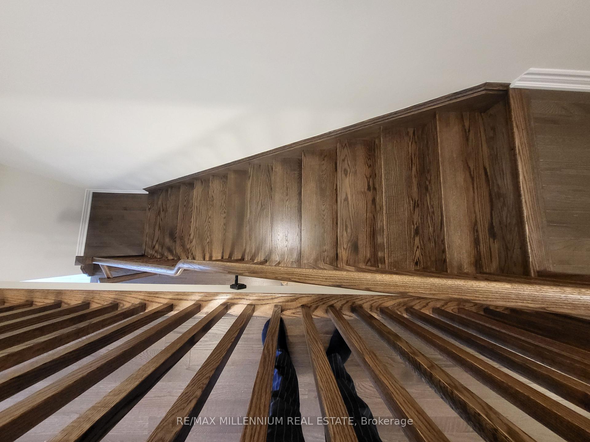 Photo 14 of 46 Haldimand Crescent, Vaughan, Kleinburg — HOMEH