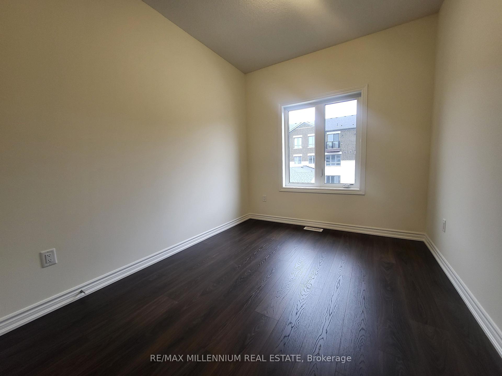 Photo 8 of 46 Haldimand Crescent, Vaughan, Kleinburg — HOMEH