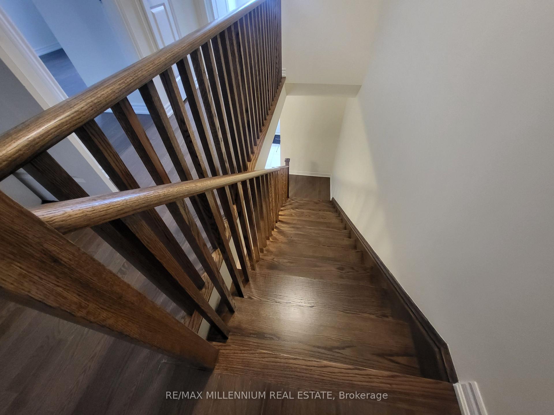 Photo 25 of 46 Haldimand Crescent, Vaughan, Kleinburg — HOMEH