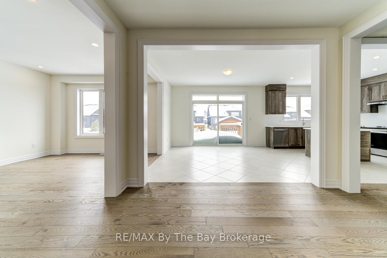Photo 2 of 202 Mapleside Drive, Wasaga Beach — HOMEH