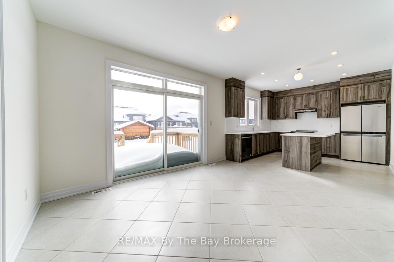 Photo 3 of 202 Mapleside Drive, Wasaga Beach — HOMEH