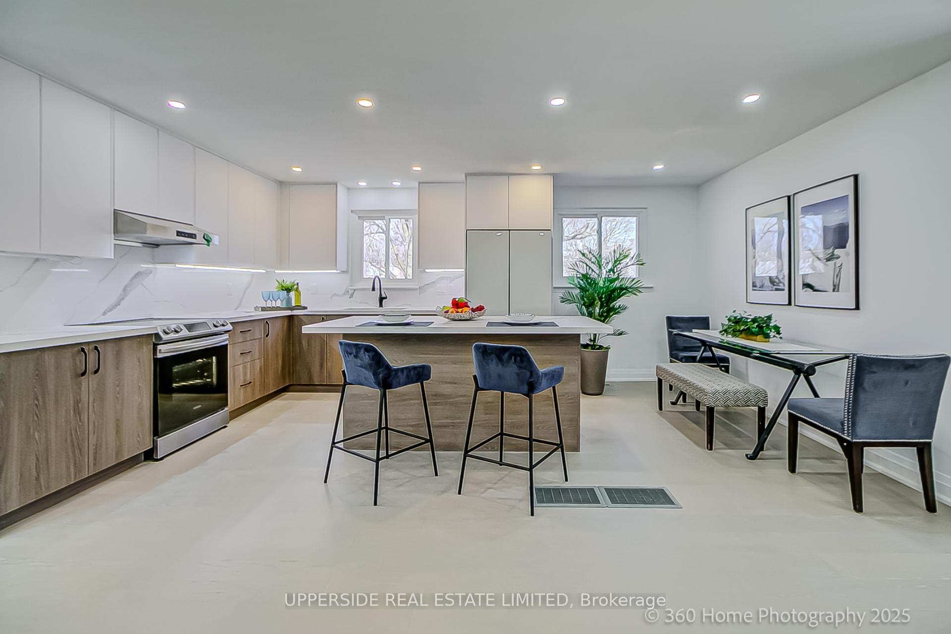 Photo 2 of 2 Christman Court, Markham, Markham Village — HOMEH