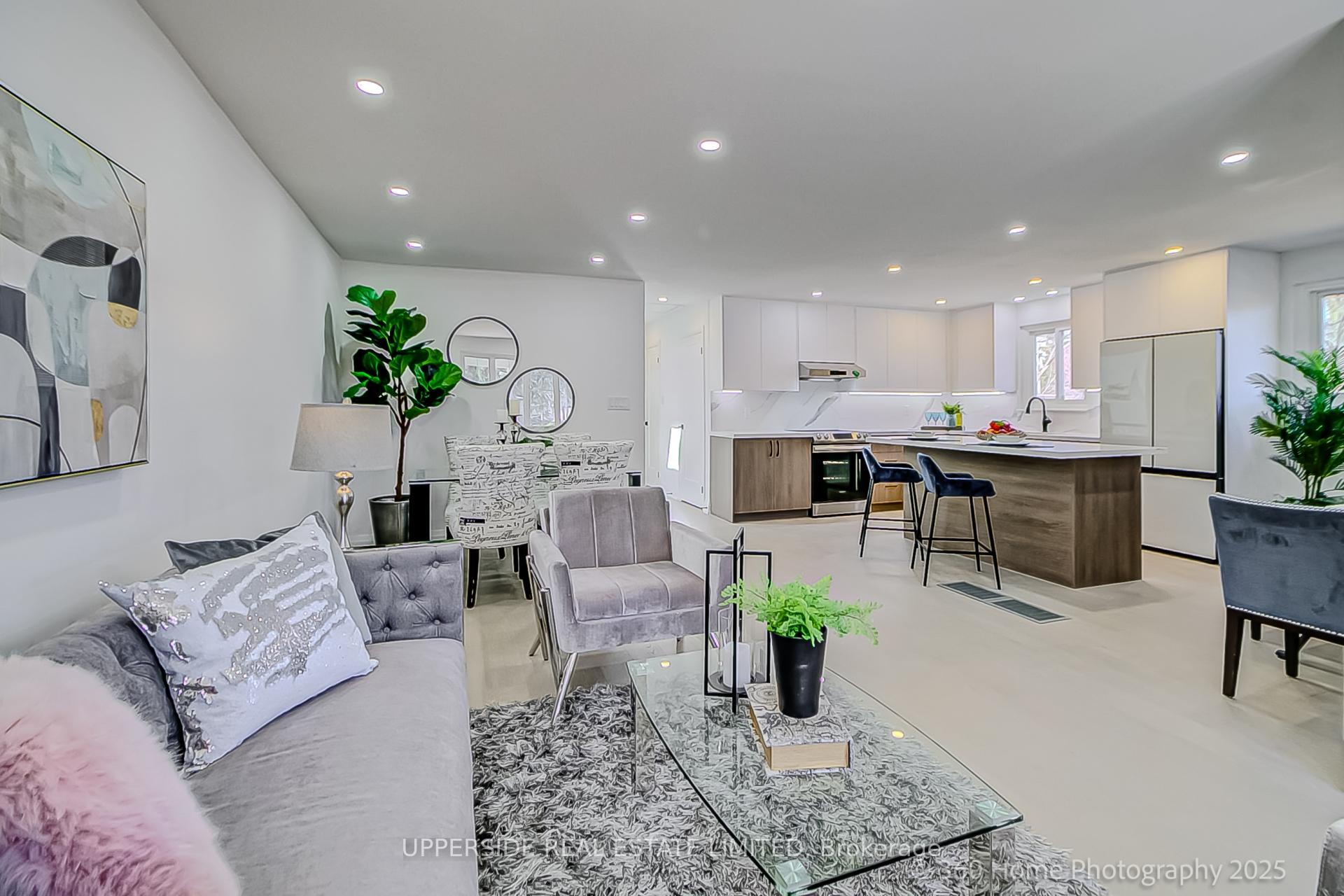 Photo 7 of 2 Christman Court, Markham, Markham Village — HOMEH