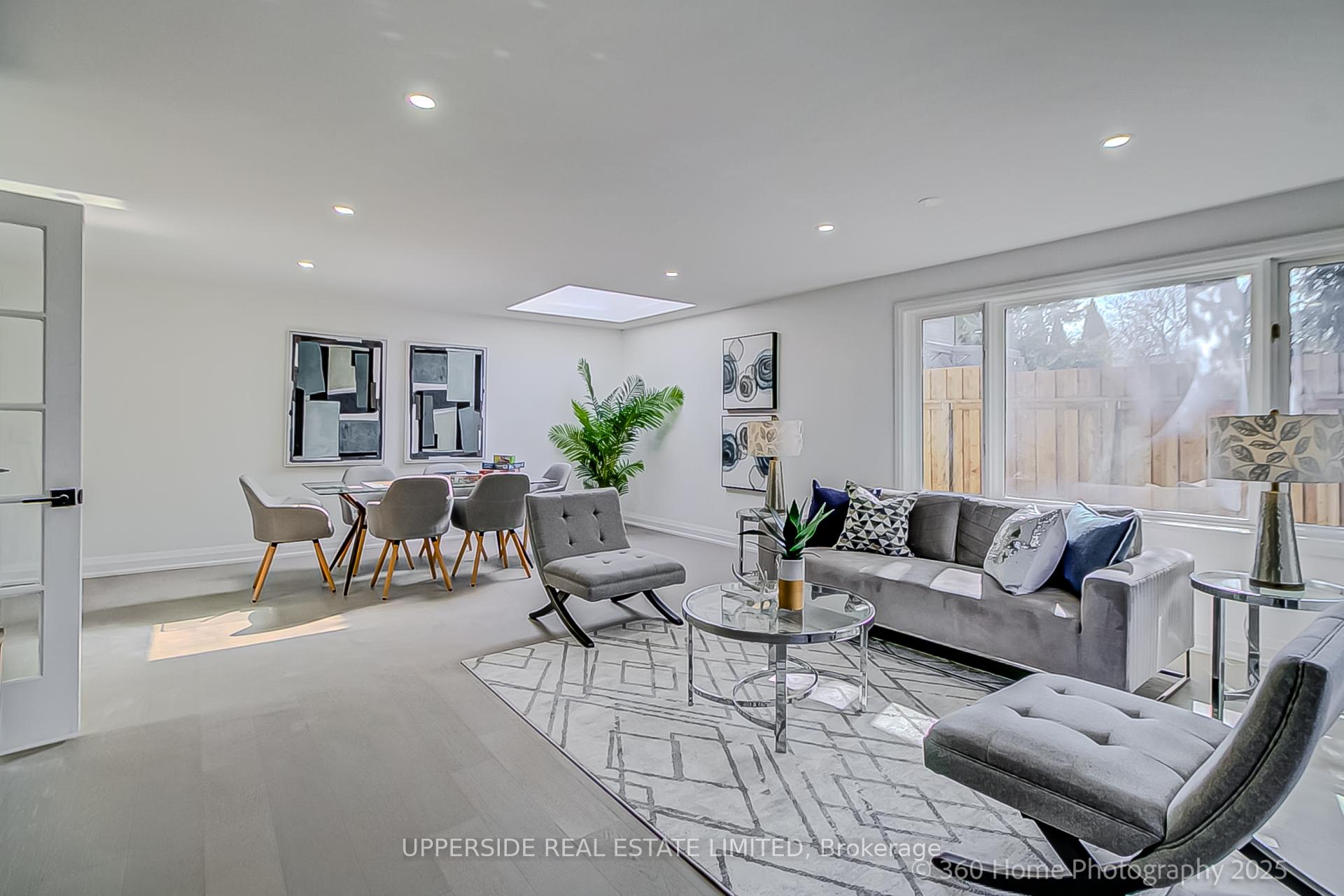 Photo 4 of 2 Christman Court, Markham, Markham Village — HOMEH