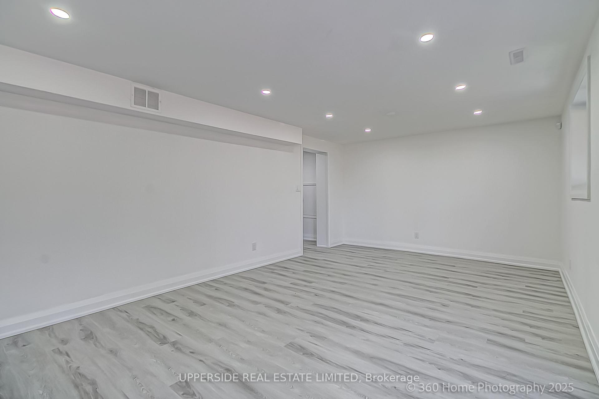 Photo 16 of 2 Christman Court, Markham, Markham Village — HOMEH
