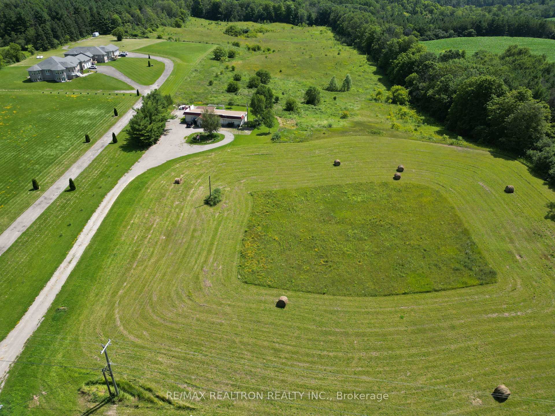 Photo 5 of 14385 Jane Street, King, Rural King — HOMEH