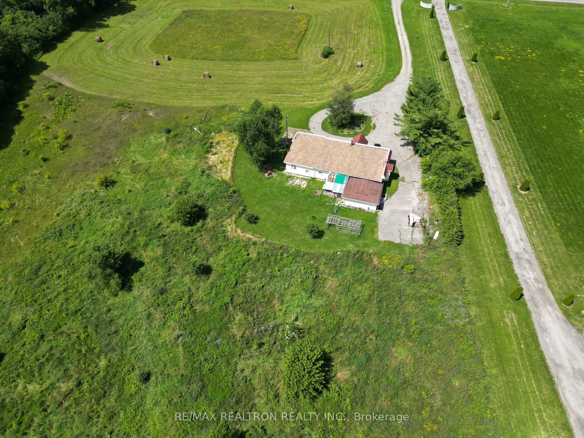 Photo 6 of 14385 Jane Street, King, Rural King — HOMEH