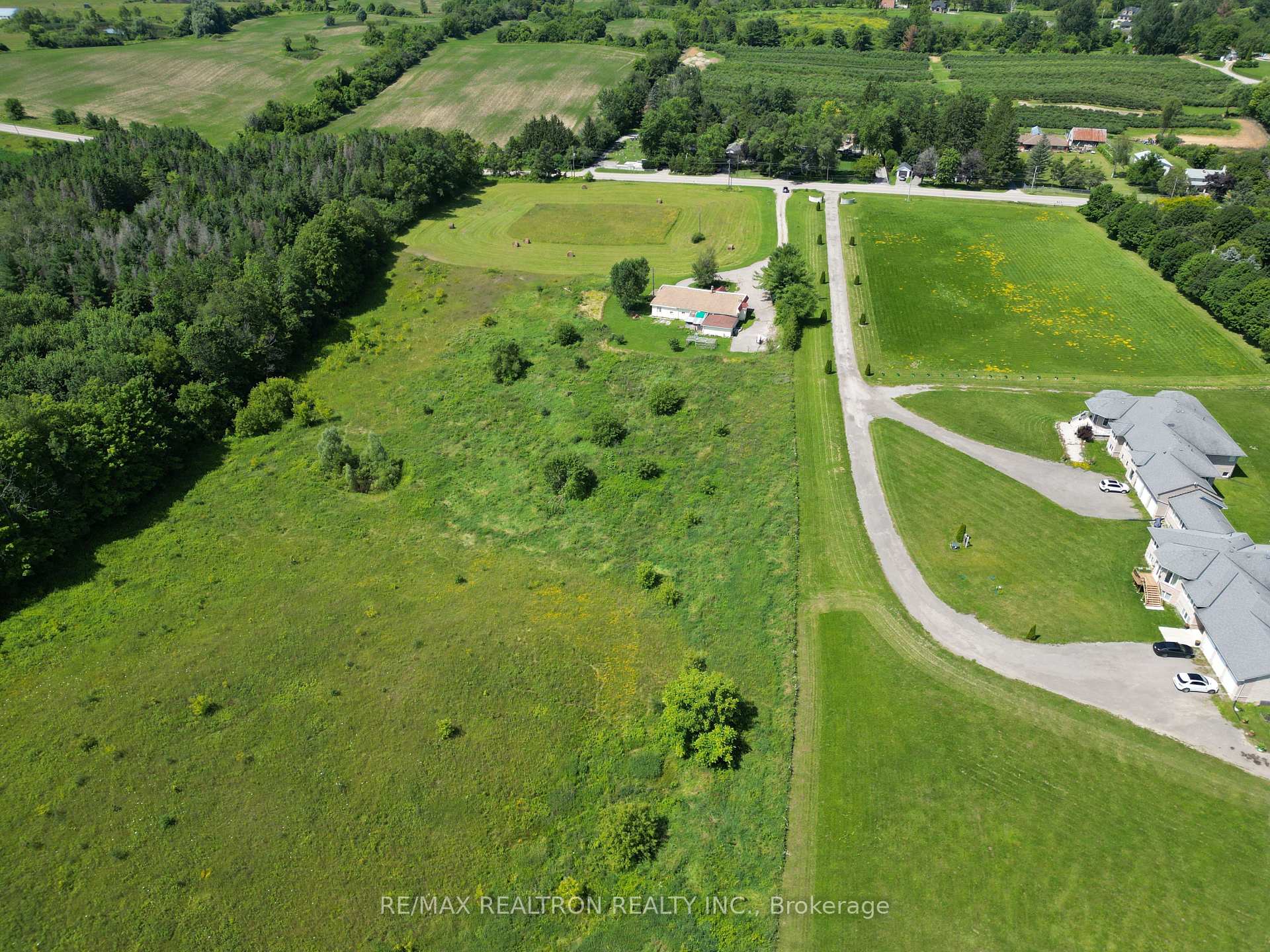Photo 15 of 14385 Jane Street, King, Rural King — HOMEH